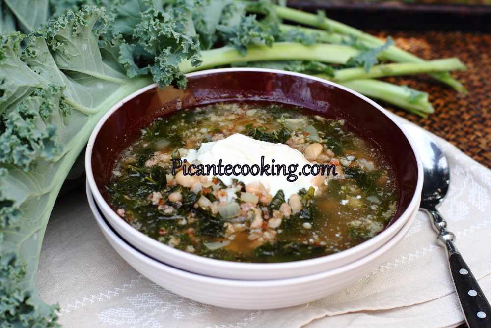М'ясний суп з капустою кале та квасолею - 1
