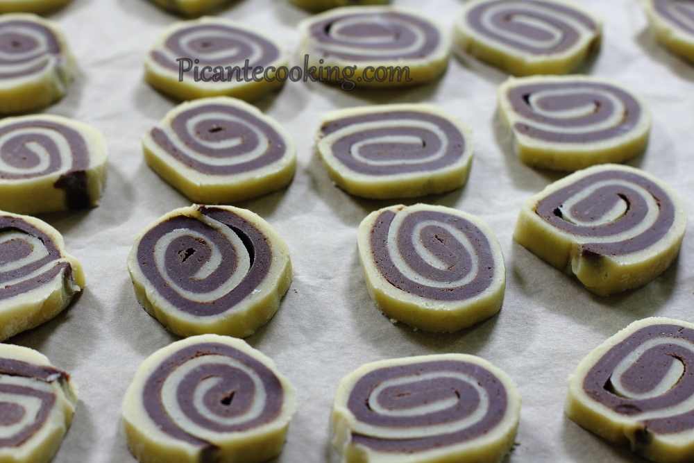 Спіральне печиво з мигдалем та шоколадом - 12