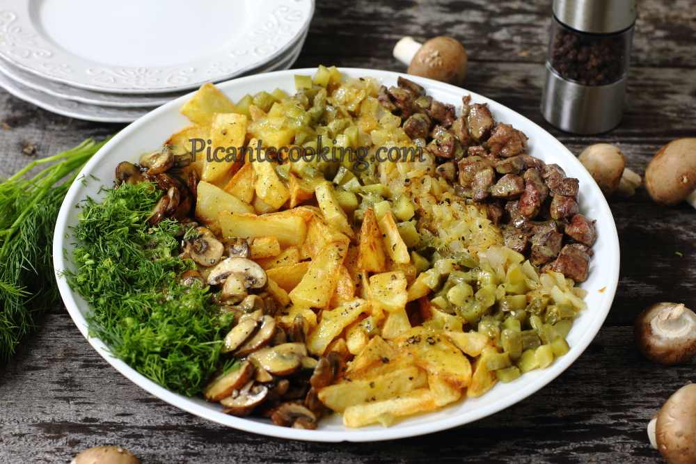 Салат з печінкою, грибами та хрусткою картоплею - 1