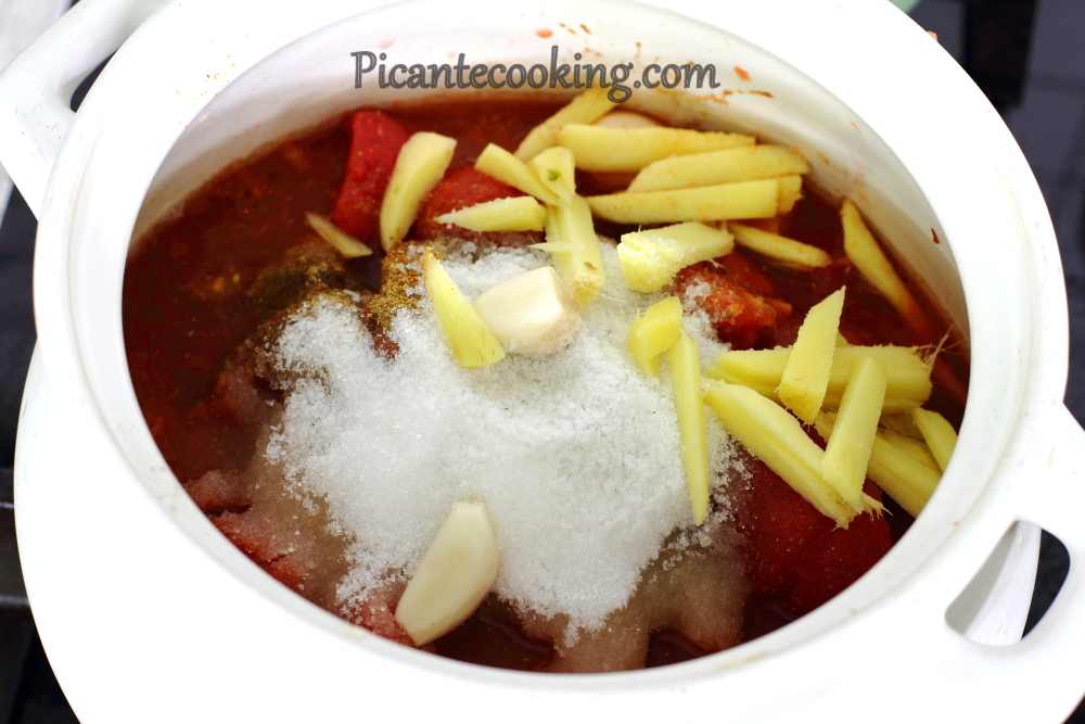 Pikantny sos pomidorowy z imbirem i przyprawami - 2