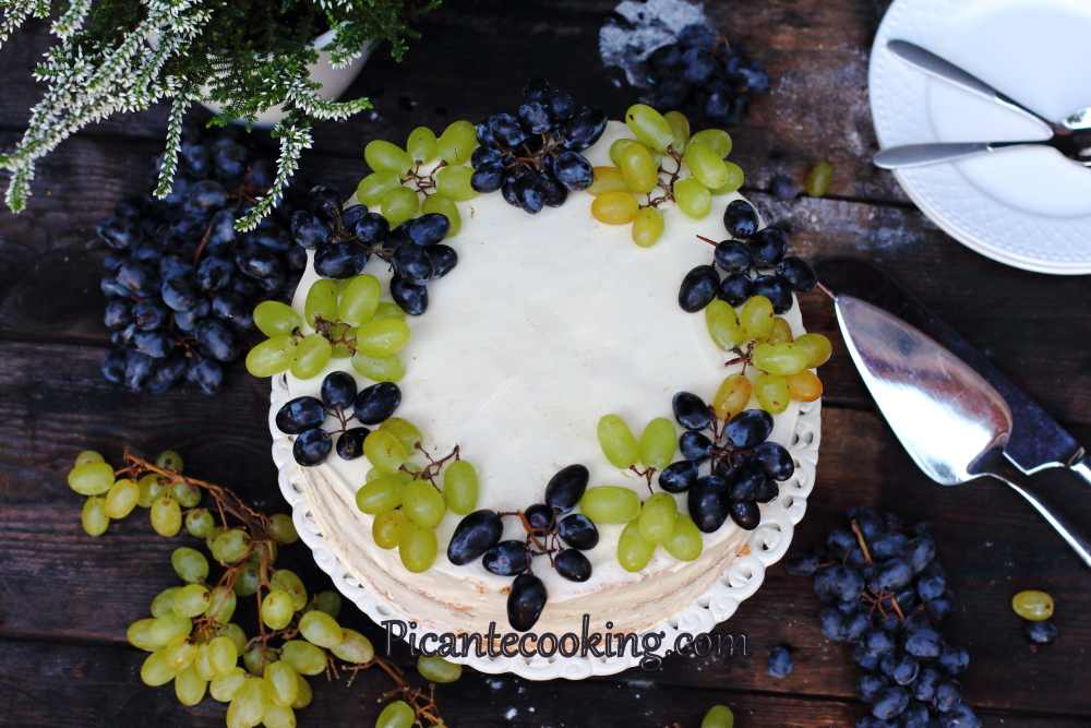Виноградний торт з винним кремом - 9