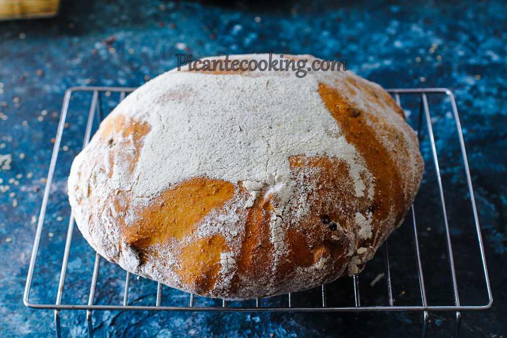 Chleb na zakwasie z orzechami i suszonymi śliwkami - 9