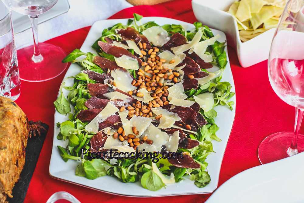 Брезаола на салаті з кедровими горішками - 1