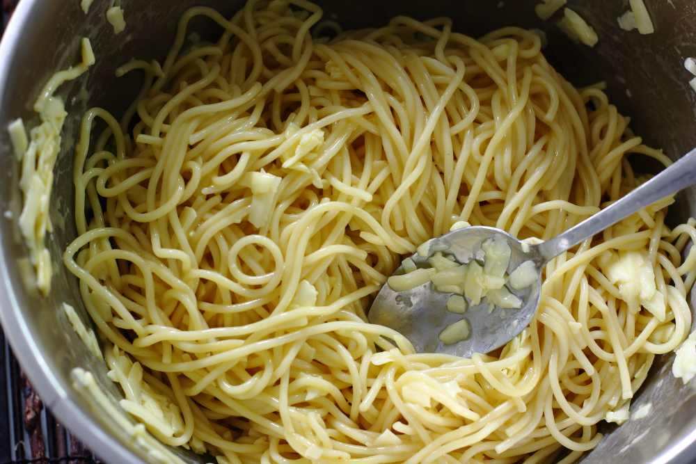 Placek ze spaghetti z mięsem (ang. Spaghetti pie) - 5