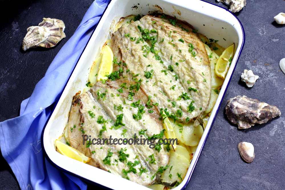 Makrela na ziemniakach z czosnkiem i kolendrą - 8