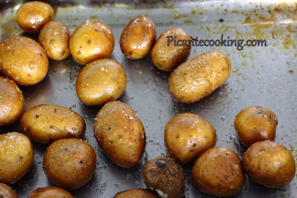 Kurczę zapieczone z ziemniakami pod sosem koperkowym - 2