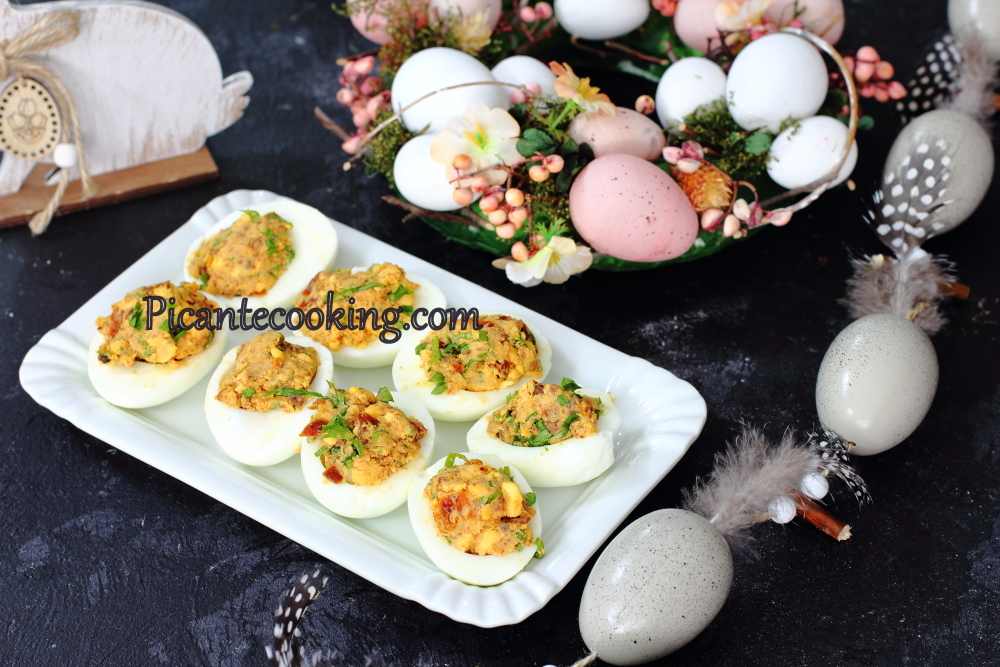 Pikantne faszerowane jajka z suszonymi pomidorami - 5