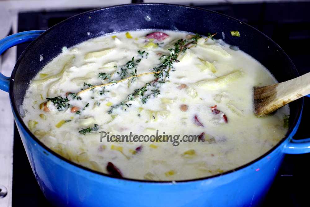 Zupa z kapusty z wędzonką i fasolą - 4