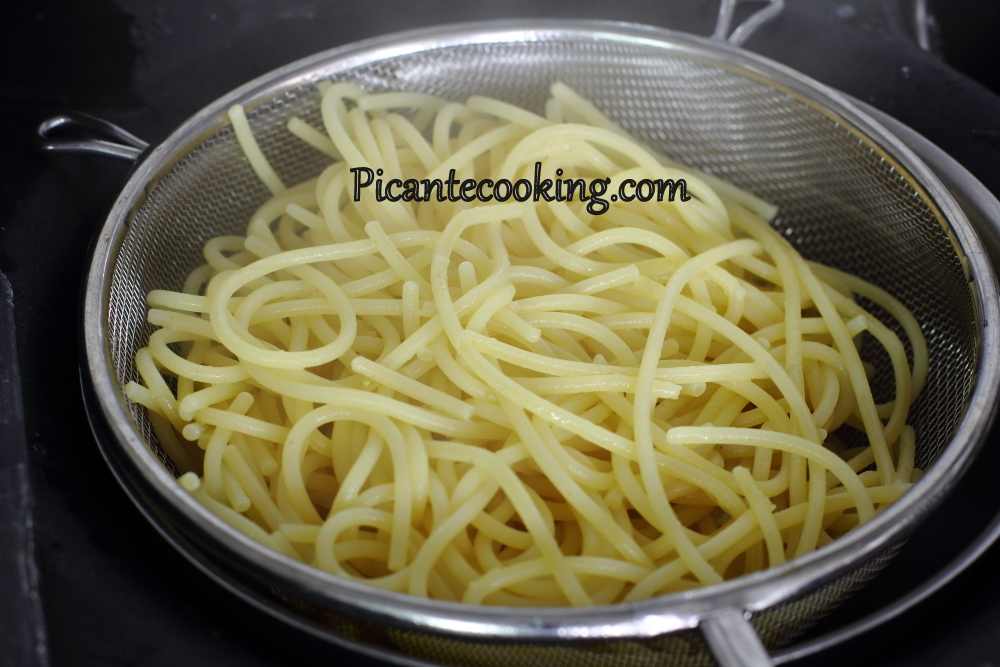 Spaghetti z małżami i porem - 2