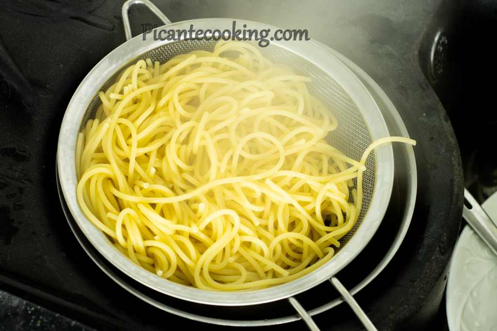 Spaghetti ze szparagami i krewetkami - 2